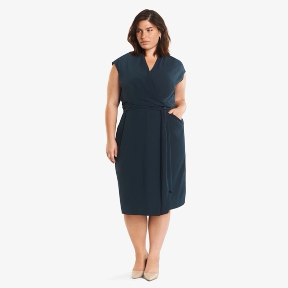 M.M. LaFleur The Hailey Dress. Faux Wrap. Size 14. Navy.